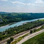 Private Entire Waterfront Guest Suite, Close To Banff, Canmore & Kananaskis