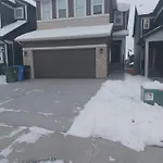 Cozy Brand New 2 Bedroom Suite In Calgary