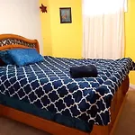 Lovely Comfy Home Private Bath In Central Calgary