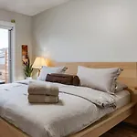Cheerful 5-Bedroom With Free Parking On Premises