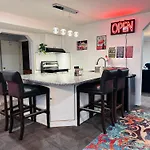 2 Bedrooms Private Basement Suite Close To Winsport & Downtown