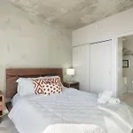 Downtown Paradise Lodge - 2 Beds, 2 Baths With Sofa Bed And Pool