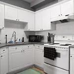 Fun And Colourful Condo W Foosball Parking Coffee