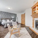 Coral Springs Lakefront Retreat