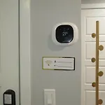 Meriweather - Calgary Breathtaking 1-Bedroom Apartment