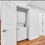 Luxurious And Spacious 2Br Suite