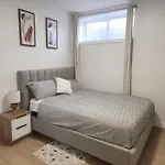 Brand New Deluxe 2 Bedroom Suite With Ac & Den