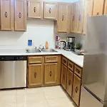5 Guests, 2Bedroom,2Queen Bed, 1Sofa Bed And 1Bath
