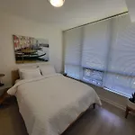Your Perfect Escape - Modern Landmark Condo In Downtown Calgary - Free Parking- Premium Location