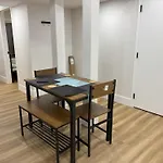 Valleyhut - Private 2 Bedrooms 1 Bathroom Walkout Basement Apartment