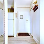 Large Top Floor 2Br, Stampede & Parking By Doorbed