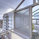 Large Top Floor 2Br, Stampede & Parking By Doorbed