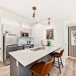 Private Unit 15 Mins From Calgary Airport