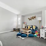 New! Large Family 4Br W Kid\'S Play Den, Yard - Free Banff Pass, Bbq, Netflix, Parking & Wine!