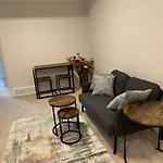 Modern & Stylish Private Suite In Pine Creek