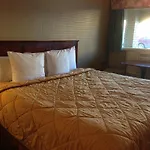 Super 8 Calgary Village