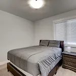 Three-Bedroom House With Walk-In Closet #29 Sunalta Downtown