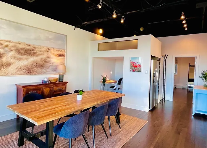 Sunny Penthouse On 17Th Ave, 1 Bedroom, 1 Loft Bed With Ladder, 1 Sofa Bed, Sleeps 6, Downtown