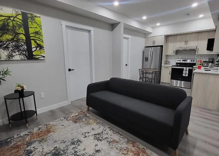 Luxury Suite In Calgary Nw