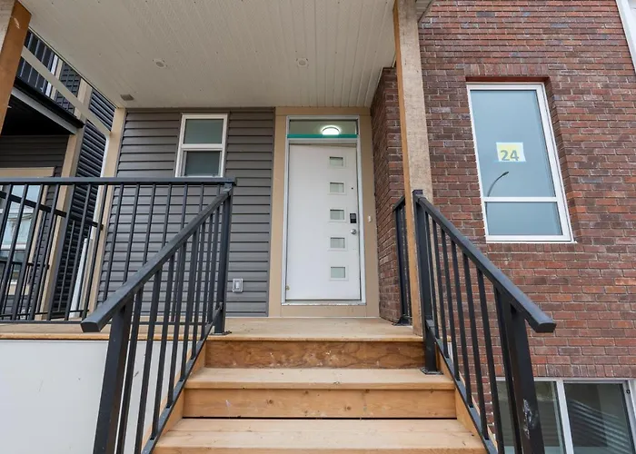 Your Perfect 2Br Stay In Se Calgary