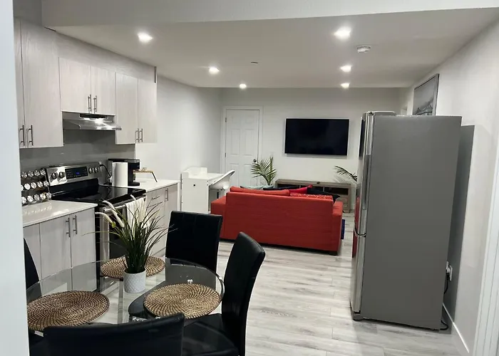 Beautiful 2 Bedroom Home Away From Home