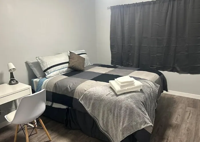 Cute Highland Park Upper B Unit