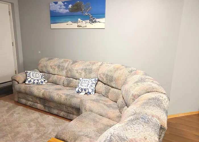 Cozy 2-Bedroom Basement Suite Retreat Calgary