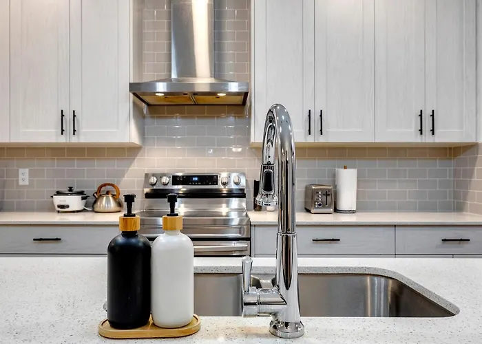 Stylish/4Bedroom/Freeparking/Indoorfireplace