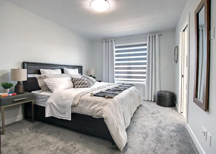 Beautiful 3Bed-With Ac-Close To Spruce Meadows & Mountains