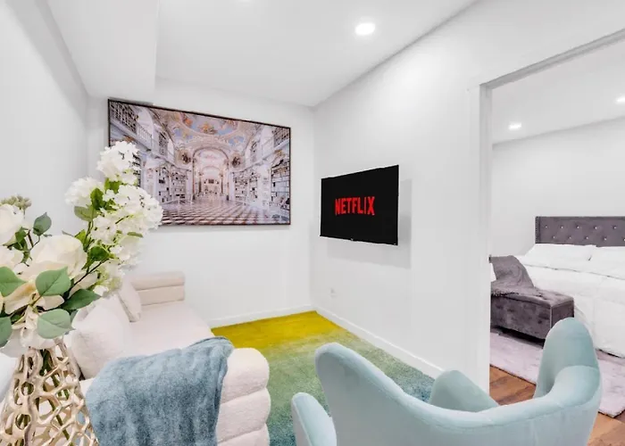 Luxurious And Spacious 2Br Suite
