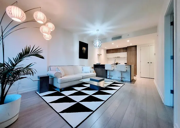 Your Perfect Escape - Modern Landmark Condo In Downtown Calgary - Free Parking- Premium Location