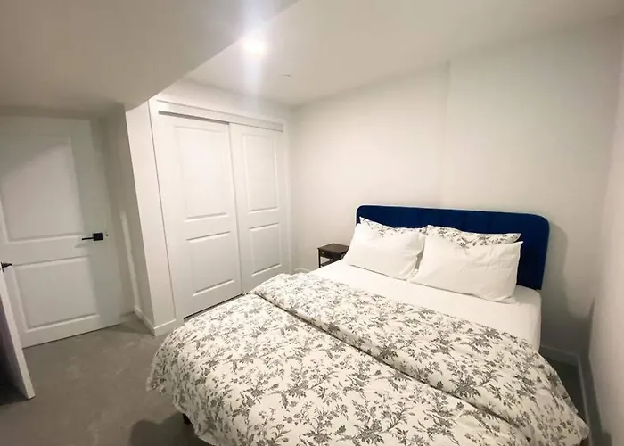 Khen Suite