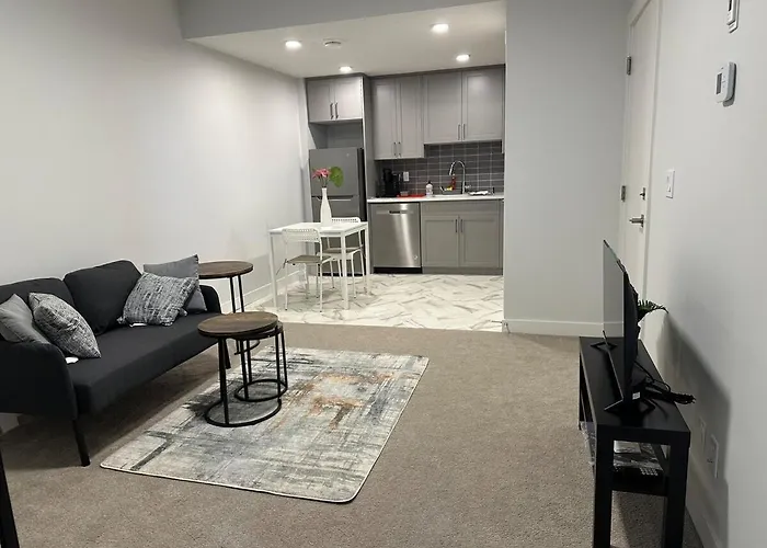 Modern & Stylish Private Suite In Pine Creek
