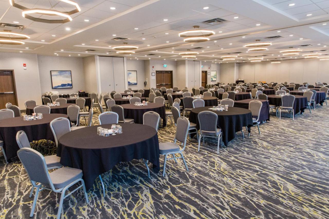 Holiday Inn Hotel & Suites Calgary South - Conference Ctr By Ihg Hotel Calgary