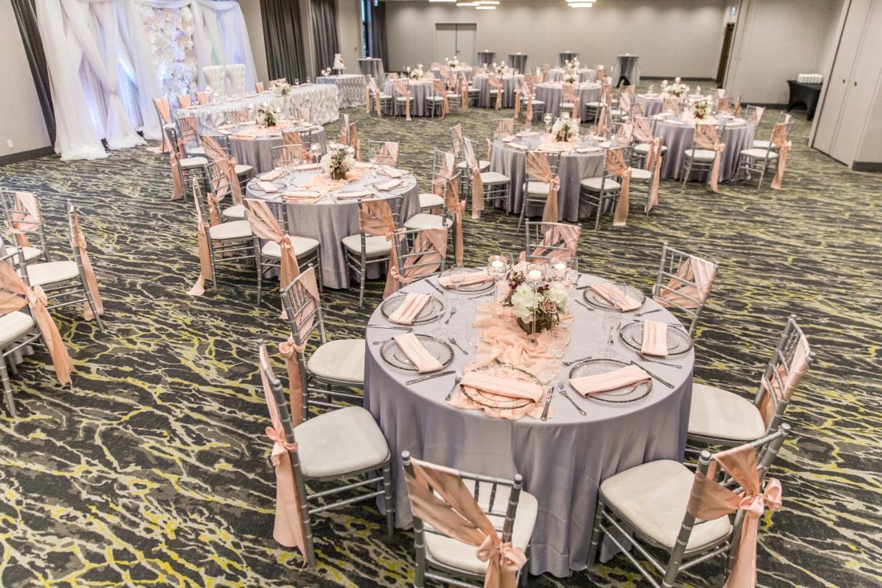 Holiday Inn Hotel & Suites Calgary South - Conference Ctr By Ihg Hotel 3*
