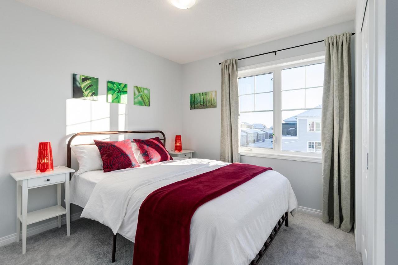 New With Ac, Patio And Netflix Calgary