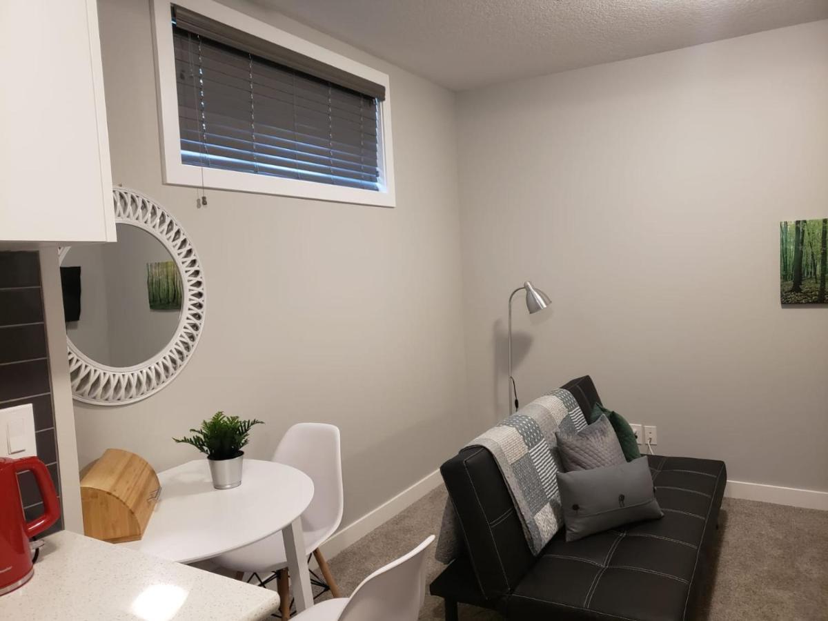 Close To Airport Yyc, Crossiron Mall Away From Lower Level Unit * Calgary
