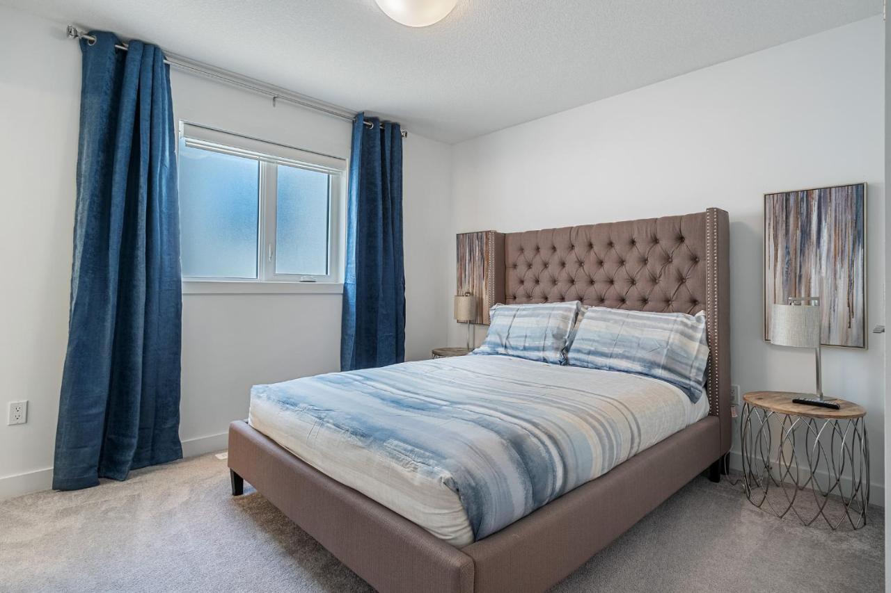 Luxury Spacious Private House Near Centre Calgary
