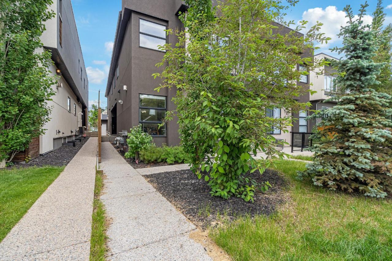 Contemporary Luxury 4 Bedroom House Near Downtown Calgary