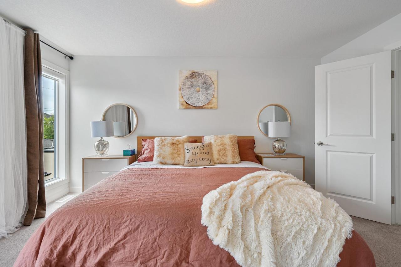 Holiday home Contemporary Luxury 4 Bedroom House Near Downtown *