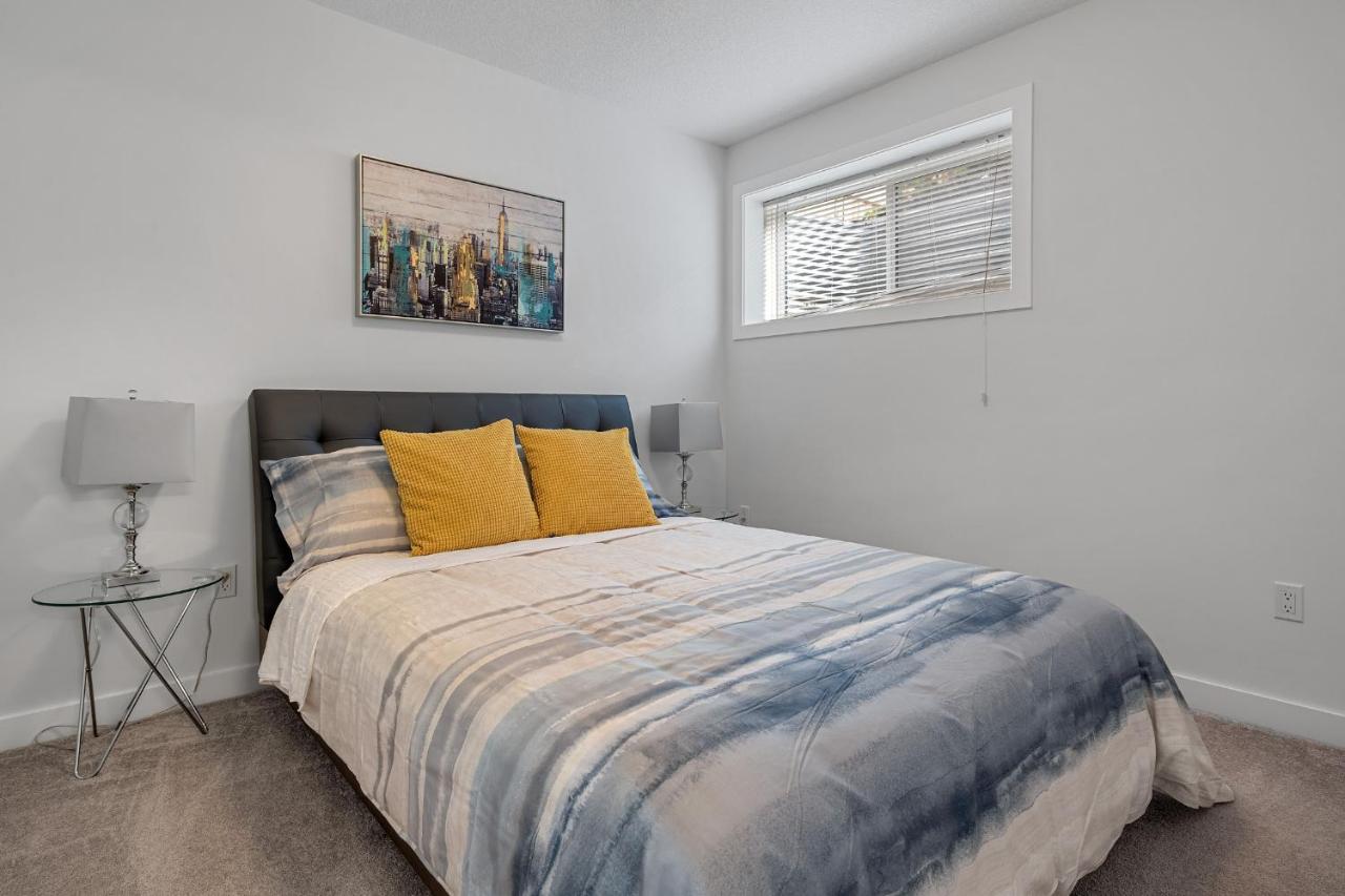 Holiday home Contemporary Luxury 4 Bedroom House Near Downtown *