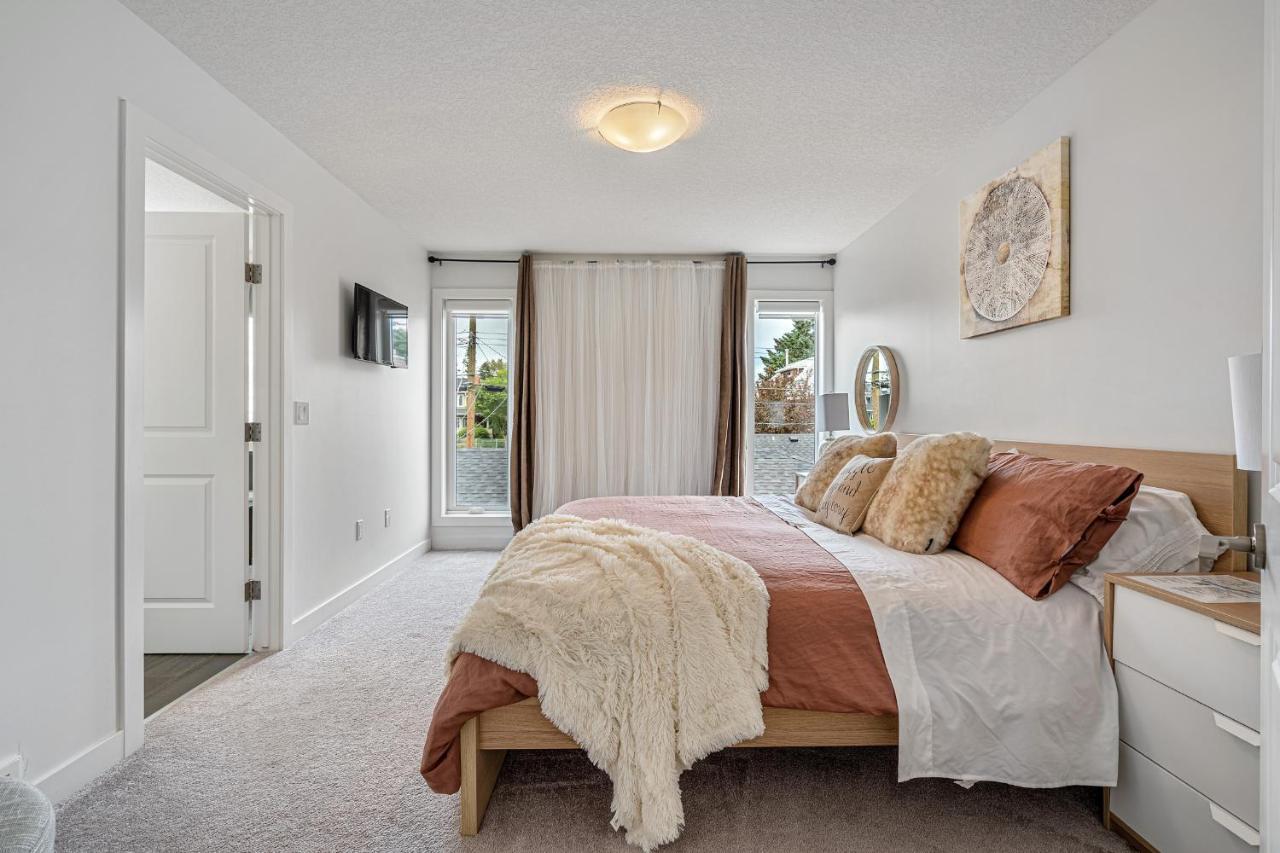 Holiday home Contemporary Luxury 4 Bedroom House Near Downtown