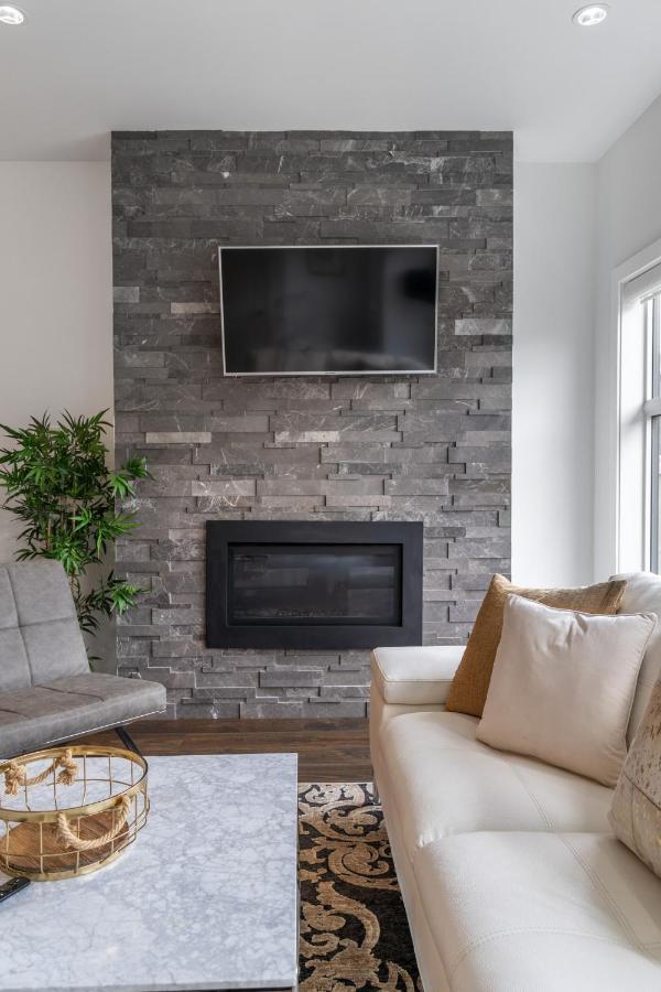 Holiday home Contemporary Luxury 4 Bedroom House Near Downtown Calgary
