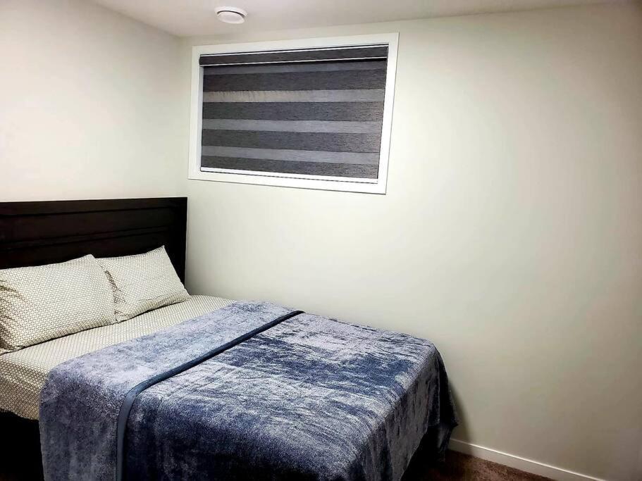 Cozy And Accessible 2 Bedroom *