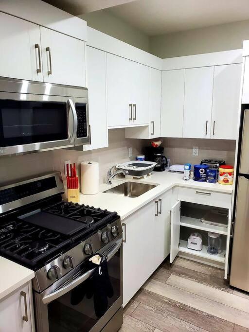 Apartment Cozy And Accessible 2 Bedroom Calgary