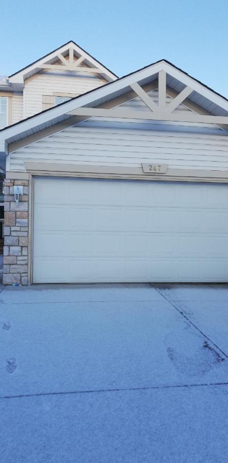 San Yin Homestay Private Bedroom With Private Washroom * Calgary