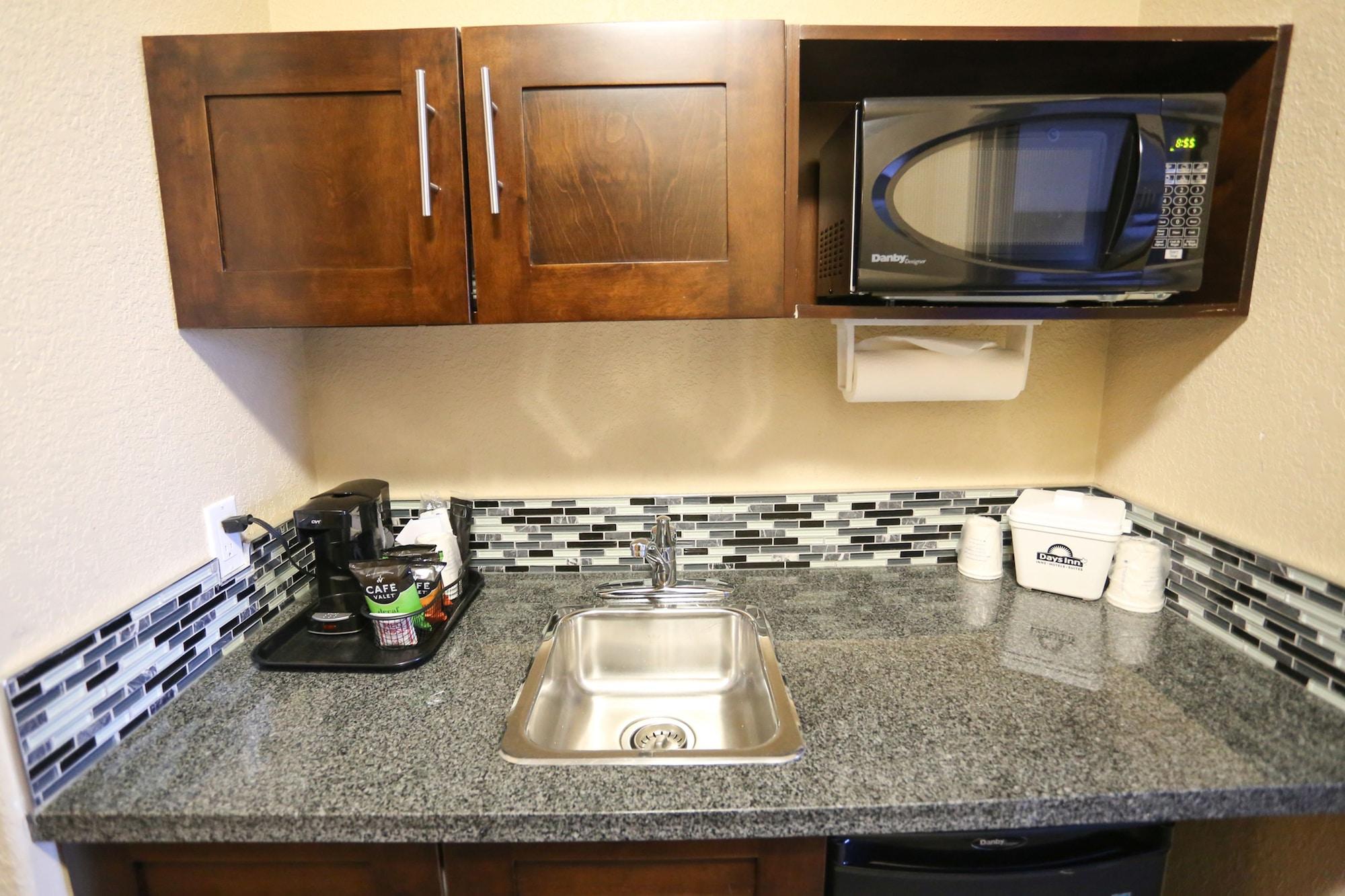 Hotel Days By Wyndham Airport Calgary