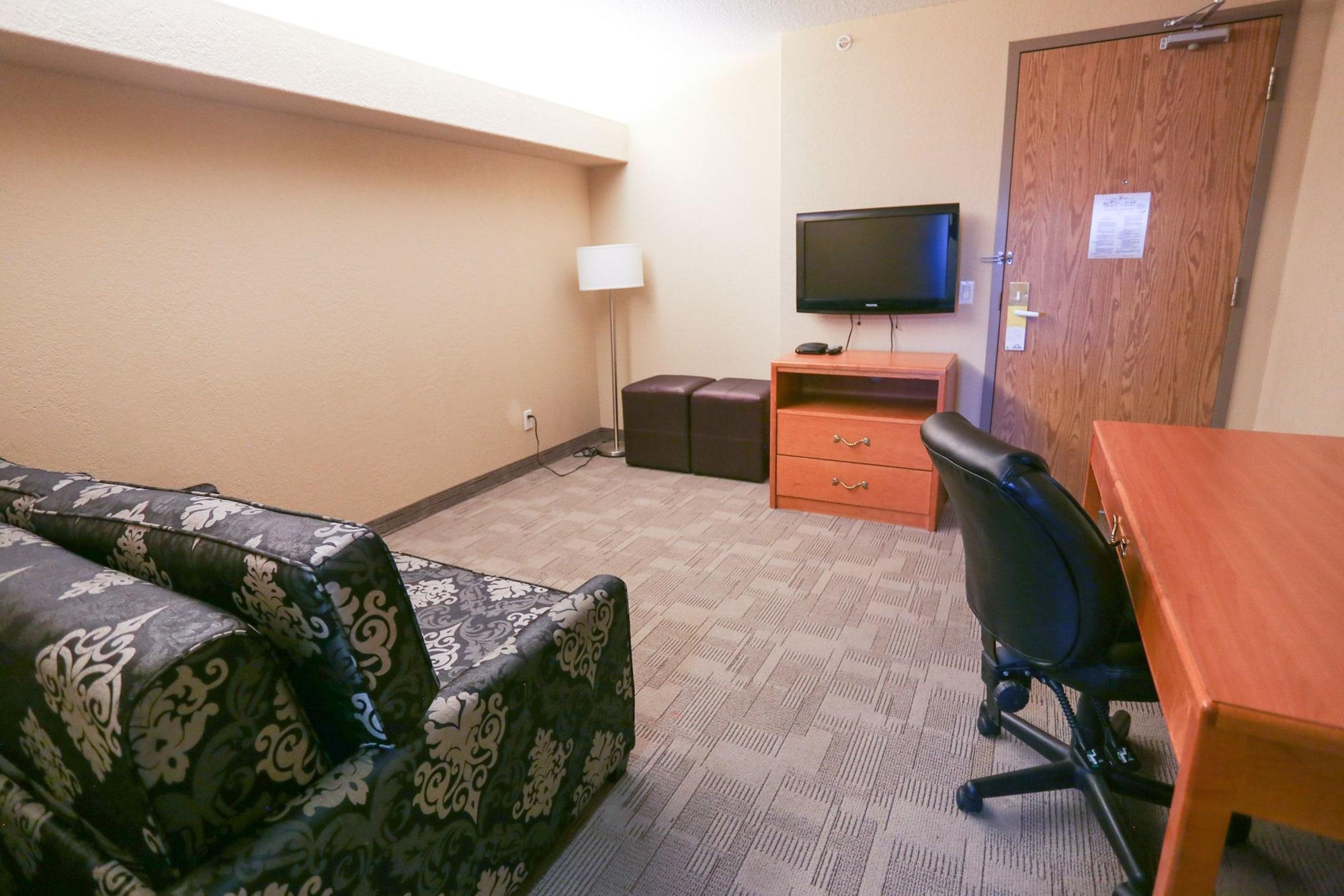 Days By Wyndham Airport Hotel