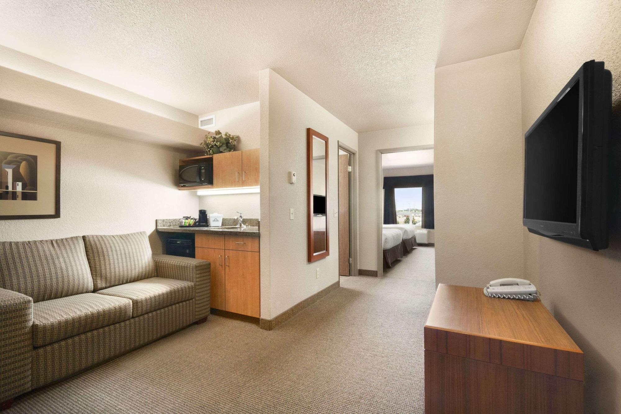 Hotel Days By Wyndham Airport 3*
