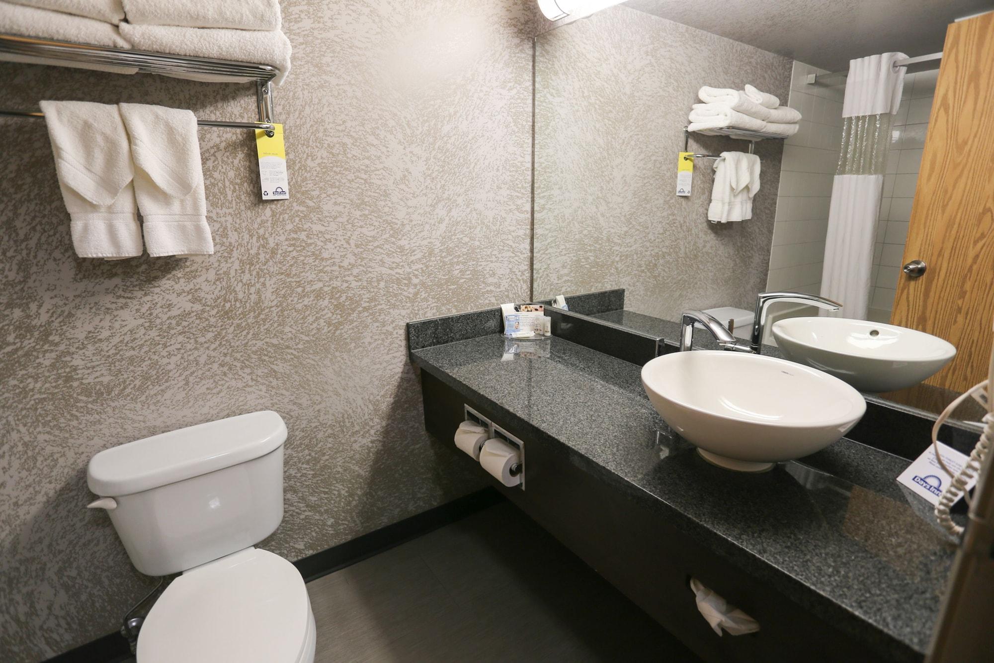 Hotel Days By Wyndham Airport 3*